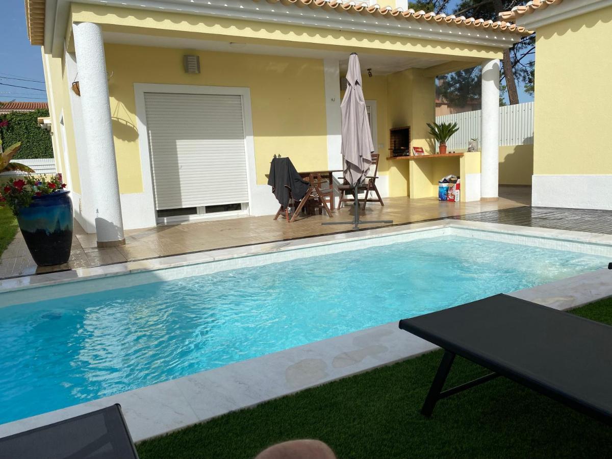 Zion Guest House Алмада Экстерьер фото