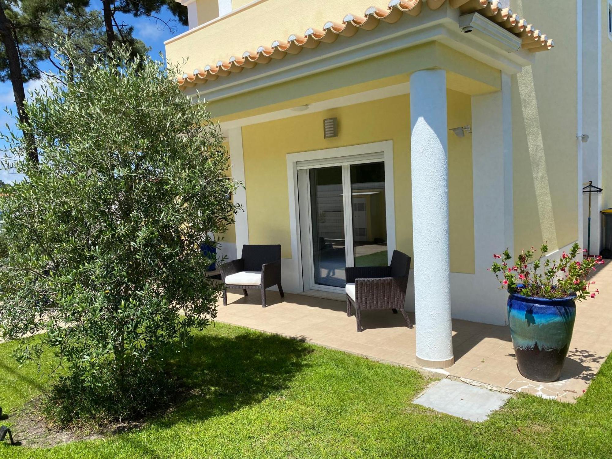 Zion Guest House Алмада Экстерьер фото